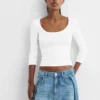T-shirt a maniche lunghe con collo rotondo a costine T-shirt a maniche lunghe con collo rotondo a costine