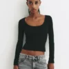 T-shirt a maniche lunghe con collo rotondo a costine T-shirt a maniche lunghe con collo rotondo a costine