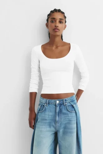 T-shirt a maniche lunghe con collo rotondo a costine