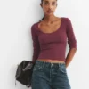 T-shirt a maniche lunghe con collo rotondo a costine T-shirt a maniche lunghe con collo rotondo a costine