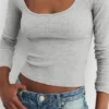 T-shirt a maniche lunghe con collo rotondo a costine T-shirt a maniche lunghe con collo rotondo a costine