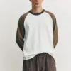 T-shirt a maniche lunghe con maniche raglan T-shirt a maniche lunghe con maniche raglan