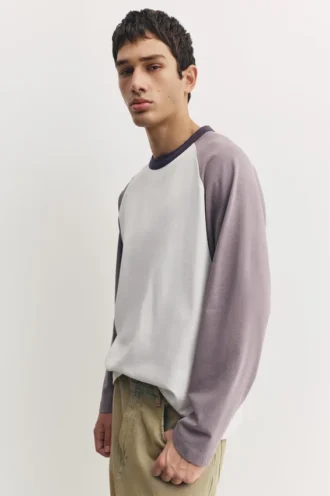 T-shirt a maniche lunghe con maniche raglan