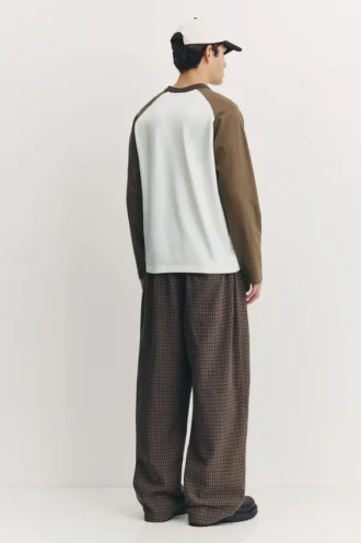 T-shirt a maniche lunghe con maniche raglan