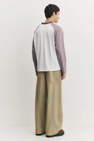 T-shirt a maniche lunghe con maniche raglan