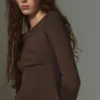 T-shirt a maniche lunghe con scollo a barchetta T-shirt a maniche lunghe con scollo a barchetta