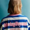 T-shirt a righe blu T-shirt a righe blu