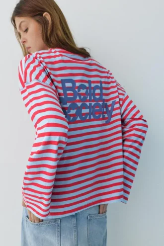 T-shirt a righe con slogan
