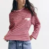 T-shirt a righe con stelle e slogan