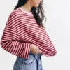 T-shirt a righe con stelle e slogan