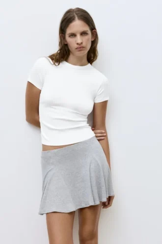 T-shirt aderente a maniche corte