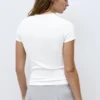 T-shirt aderente a maniche corte T-shirt aderente a maniche corte