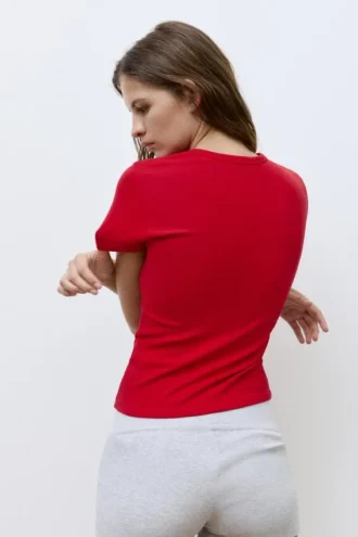 T-shirt aderente a maniche corte