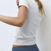 T-shirt aderente a maniche corte T-shirt aderente a maniche corte