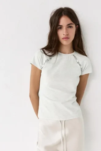 T-shirt con bottoni