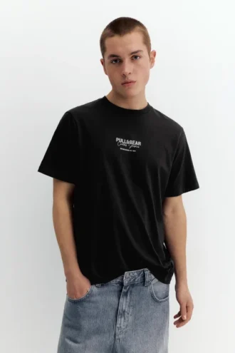 T-shirt con logo ricamato