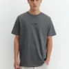 T-shirt con logo ricamato T-shirt con logo ricamato