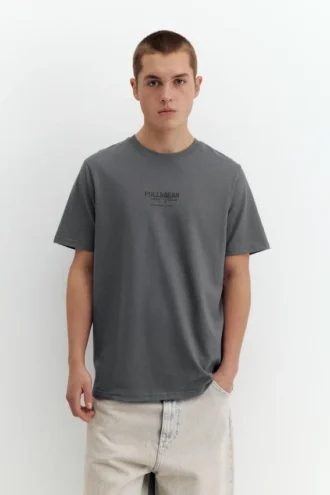 T-shirt con logo ricamato