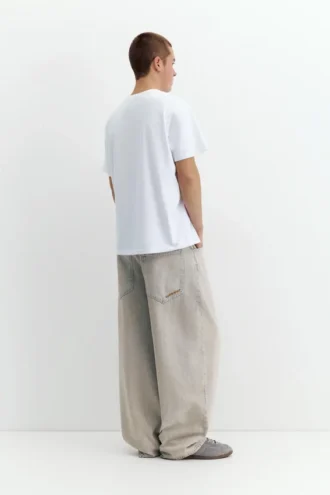T-shirt con logo ricamato