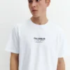 T-shirt con logo ricamato T-shirt con logo ricamato