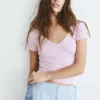T-shirt con scollo a V T-shirt con scollo a V