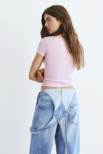 T-shirt con scollo a V