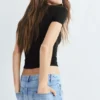 T-shirt con scollo a V T-shirt con scollo a V