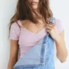 T-shirt con scollo a V T-shirt con scollo a V