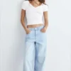 T-shirt con scollo a V T-shirt con scollo a V