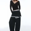 T-shirt con scollo rifinito in pizzo T-shirt con scollo rifinito in pizzo