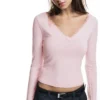 T-shirt con scollo rifinito in pizzo T-shirt con scollo rifinito in pizzo