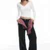 T-shirt con scollo rifinito in pizzo T-shirt con scollo rifinito in pizzo