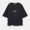 T-shirt con slogan ricamato sull’etichetta T-shirt con slogan ricamato sull’etichetta