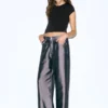 T-shirt nera con strass T-shirt nera con strass
