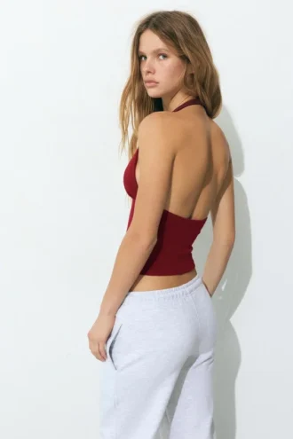 Top con scollo all’americana