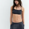 Top con spalline arricciato Top con spalline arricciato