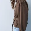 Trench corto a collo alto Trench corto a collo alto