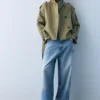 Trench corto a collo alto Trench corto a collo alto